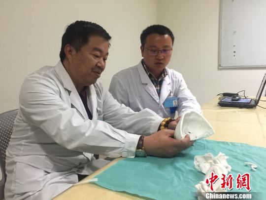 云南完成首例3D打印引导颅底凹陷枢椎脱位手术