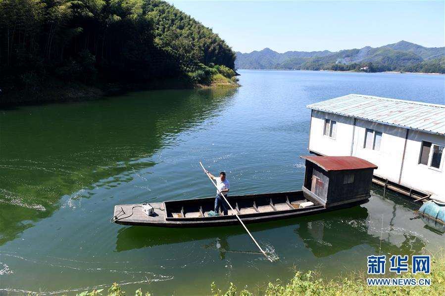 （图片故事）（1）“撑船”医生和他的“海岛医院”